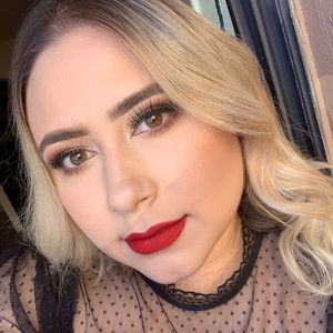 Meet your Posher, Karla